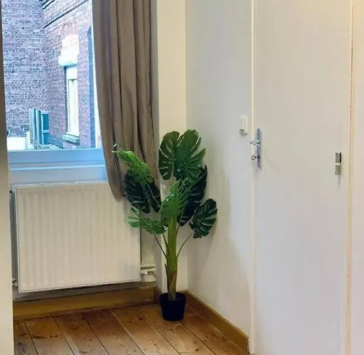 Holiday home Maison 3 - 600m Metro Marbrerie - Lille